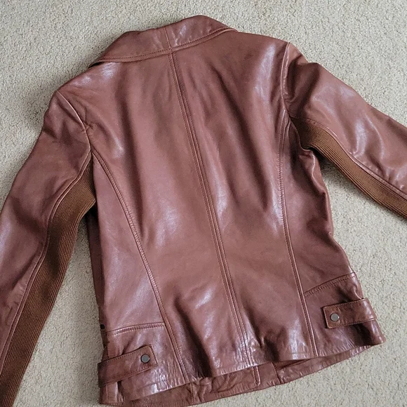 Beautiful Bernardo Genuine Leather Jacket - Picture 5 of 7